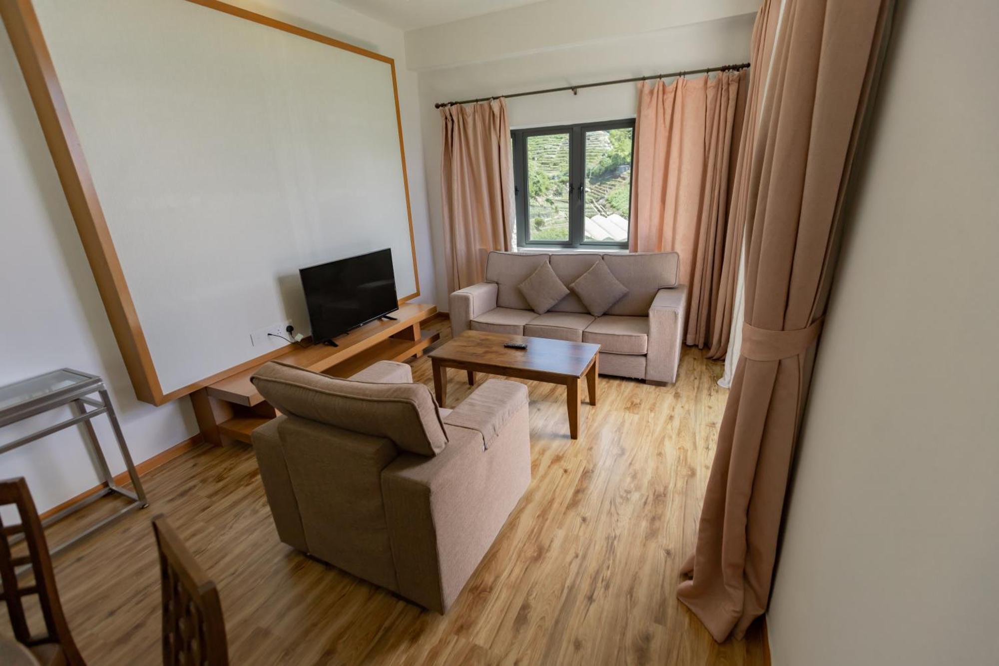 Hills Aranda Nova Hotel คาเมรอนไฮแลนด์ ภายนอก รูปภาพ